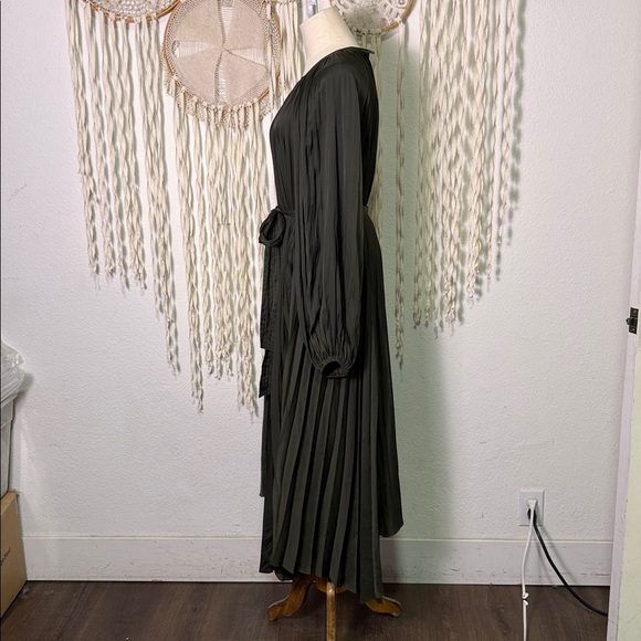 Ulla Johnson Yalena Pleat Midi Dress in Forest Green Size 8 - Picture 3 of 11